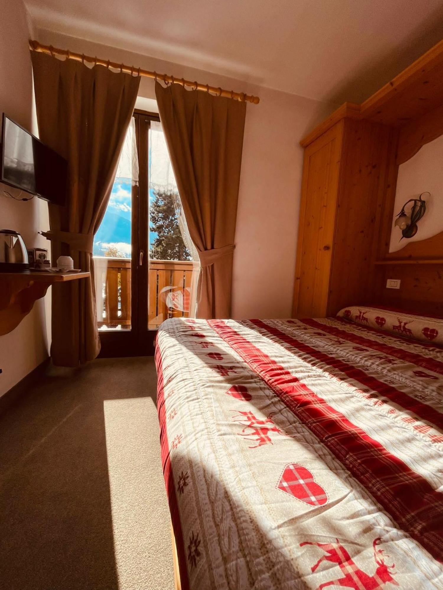 Garni Bonsai Bed & Breakfast Pinzolo Eksteriør bilde