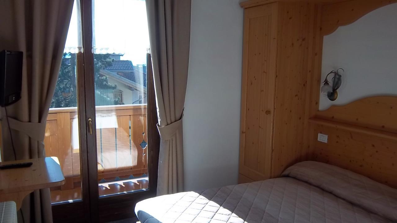 Garni Bonsai Bed & Breakfast Pinzolo Eksteriør bilde